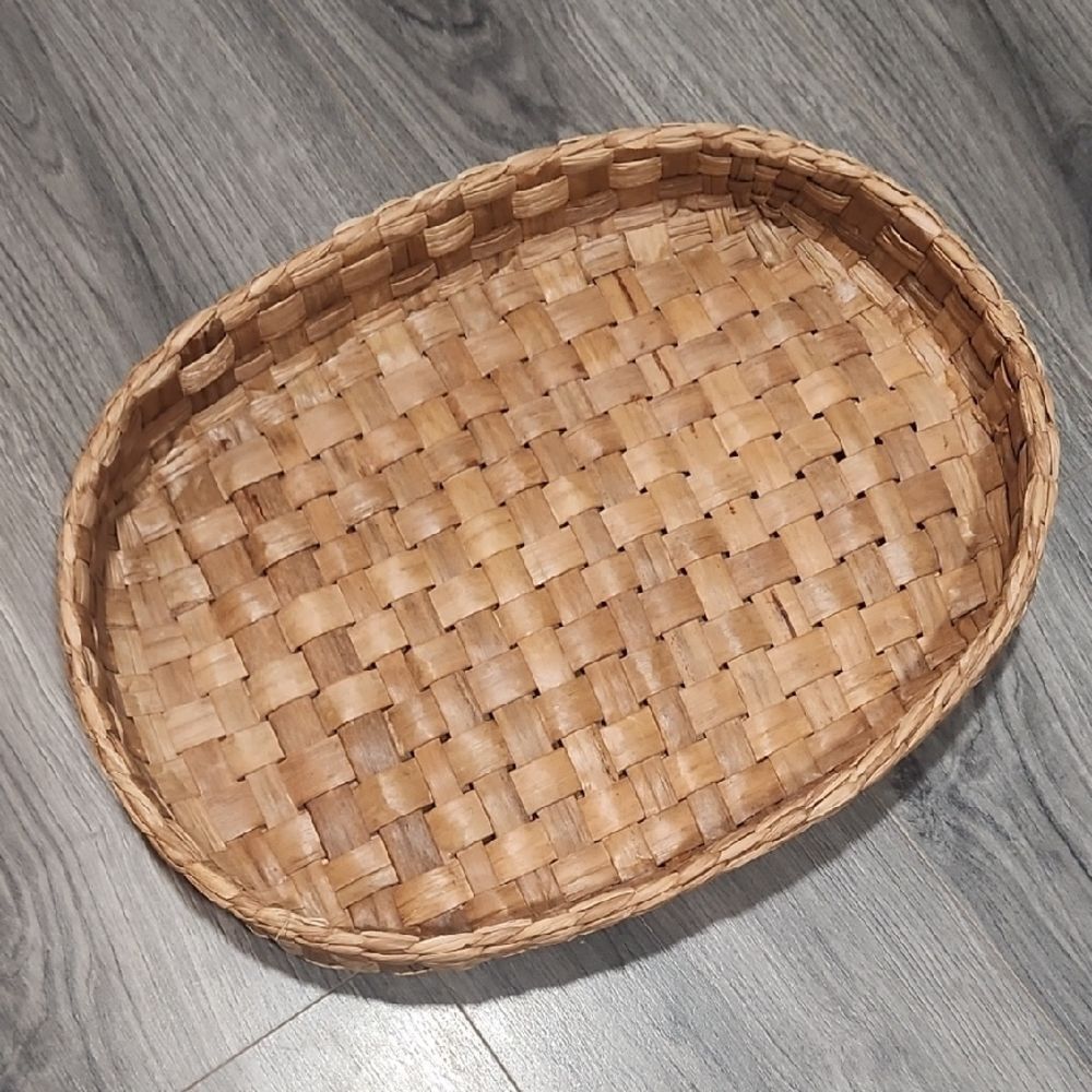 XL Oval Wicker Basket Decor
